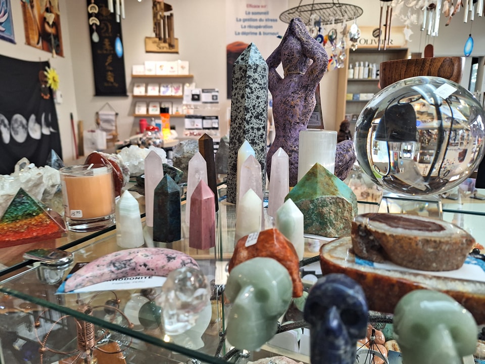 ''Un incontournable à Edmundston. De nouveaux services diversifiés viennent d'être ajoutés: comptoir santé, cours de yoga, conférences, sessions de croissance personnelle, etc. Toujours un plaisir de m'y rendre, pour l'achat d'un cadeau mais surtout pour moi-même.''